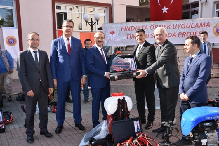 Fındık Timlerinden Üreticilere Budama Desteği