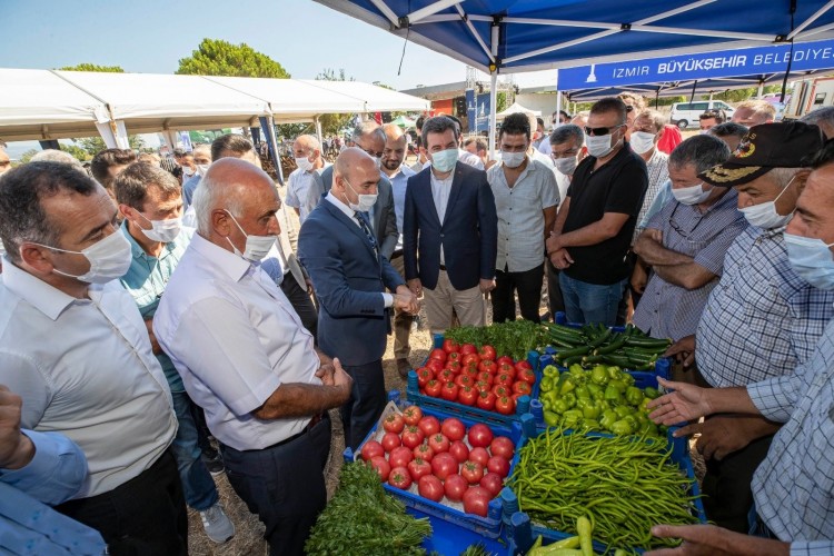 Büyükşehir Belediye Başkanı Soyer'in köylüye desteği sürüyor