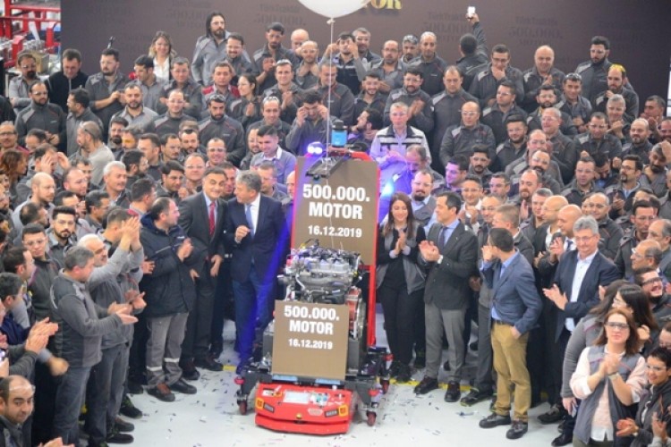 Türktraktör’den 500 Bininci Yerli Motor