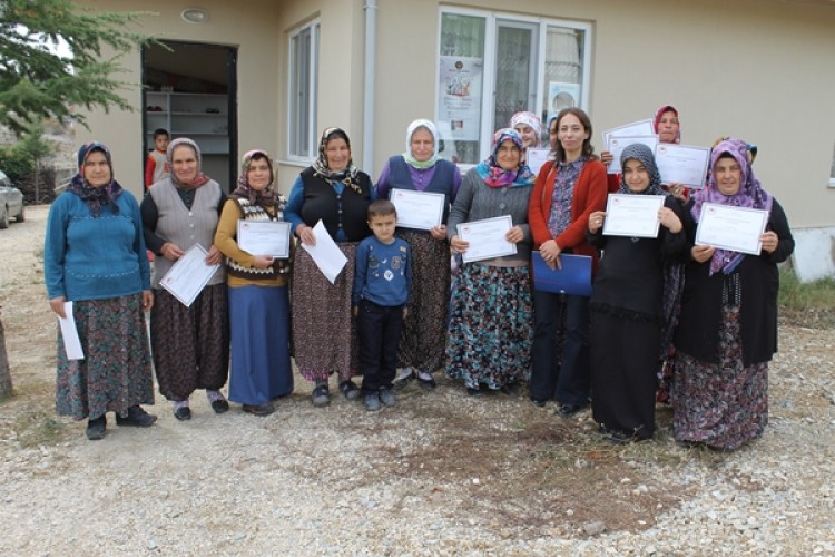 Uşak’ta Kadın Çiftçilere Yönelik Eğitimler Devam Ediyor