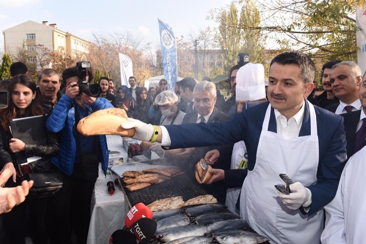 Tüm bakanlara Türk balığı tüketin çağrısı