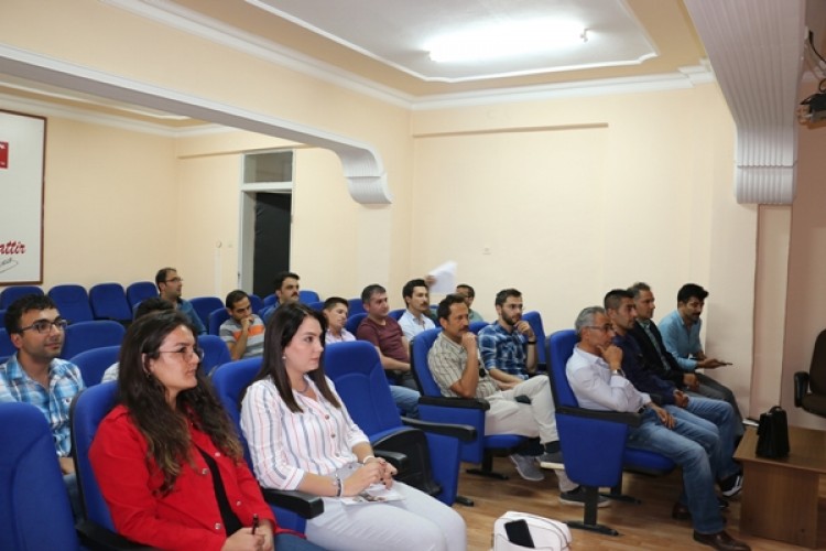 Erzincan'da Hayvan Hastalıkları İle Mücadele Toplantısı Düzenlendi