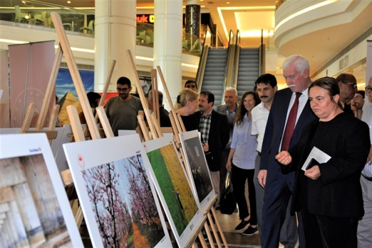 Eskişehir'de 10. Tarım ve İnsan Fotoğraf Sergisi Açıldı