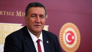 Gürer: “Cumhurbaşkanına çiftçinin perişan olduğunu anlatın”