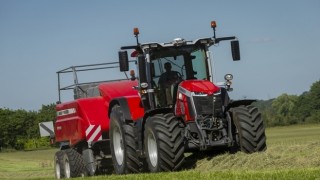 “MF 8S.265 Dyna E-Power Exclusive” modeli “2021 Yılının Traktörü” ödülünü aldı