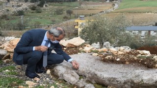 Başkan Bozdoğan ceviz büyüklüğünde yağan dolu’nun bölgeye verdiği zararı yerinde inceledi