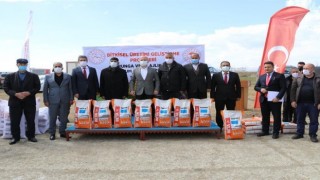 Ağrı'da Çiftçilere Yem Bitkileri Tohumu Dağıtıldı