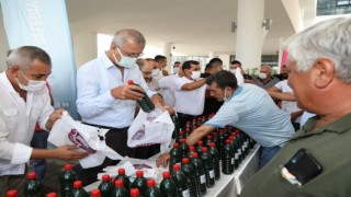 Mezitli Belediyesinden çiftçilere Mikrobiyal Gübre desteği