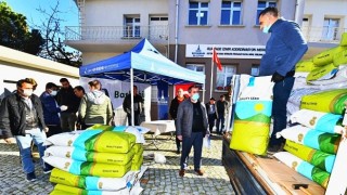 İzmir Büyükşehir Belediyesi üreticiye iklim dostu yem bitkisi desteğini sürdürüyor