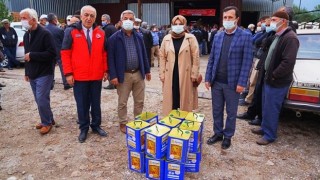 Seydikemer'li Arıcılara Arı Keki Ve Arı Yemi Bağışlandı