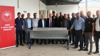 Yetiştiricilere Yüzde 50 Hibeli Otomatik Yemlik Dağıtıldı