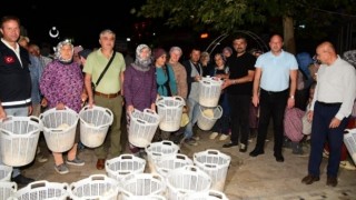 Büyükşehir'den Sarıgöllü Tarım Emekçilerini Sevindiren Sürpriz