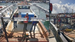 İzmir’de Yasak Bölgede Avcılık Yapan Balıkçı Teknelerine Ceza