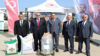 Samsun Bafra'da Üreticilere Çeltik, Kuru Fasulye Tohumu ve Süt Sağım Makinesi Dağıtıldı