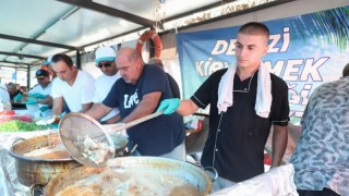Aliağa’da Balıkçılar Yeni Sezonu Balık Ekmek Festivali ile Kutladı
