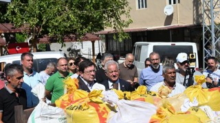 Çanakkale Belediyesi'nden Yangınzede Üreticilere 20 Ton Arpa Desteği