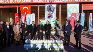 Manisa Büyükşehir zirai don sonrası üreticiye gübre desteği verdi