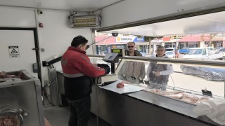 Antalya Belediyesi Halk Et mobil satışını ilçelere taşıdı