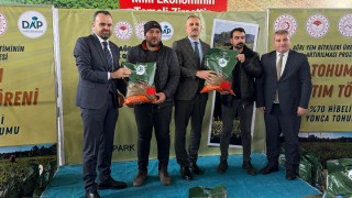 Ağrı’da 440 Çiftçiye %70 Hibeli Sertifikalı Yonca Tohumu Verildi