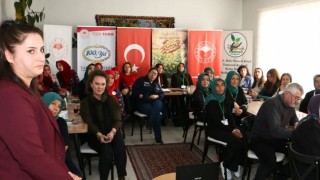 Bolu İl Tarım Müdürlüğü kadın üreticilere nohut eğitimi verdi