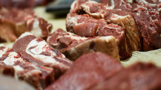 Et fiyatları düşmüyor, ithalat artarak sürüyor