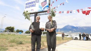 Mersin BB Anamur’da Üreticilere Binlerce Avokado Fidanı Dağıttı