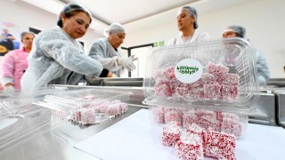 Mersin Büyükşehir Hamzabeyli’de Kan Portakalı Lokum Üretti