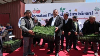 Adana Büyükşehir Belediyesi İlçelerde 200 Bin Fide Dağıttı