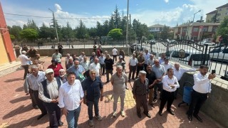 Çiftçi Mehmet Efe Konya'da TMO hububat fiyatlarını protesto etti
