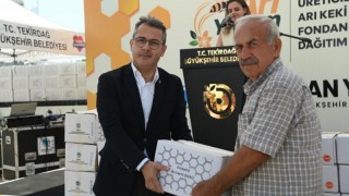 Tekirdağ Büyükşehir'den arıcılara 186 bin 480 kilo destek
