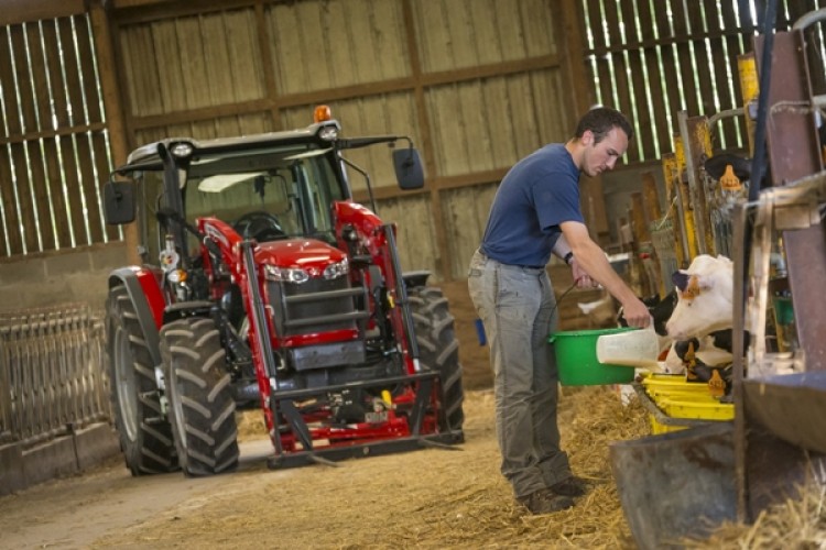 Pandemi Döneminde Hız Kesmeden Çalışan Çiftçilere Massey Ferguson’dan Sağlık Kiti Hediyesi