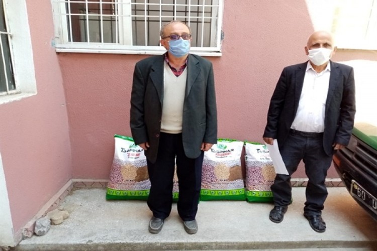 Niksar'da Üreticilere 3 Bin 700 Kilo Tohum Dağıtıldı
