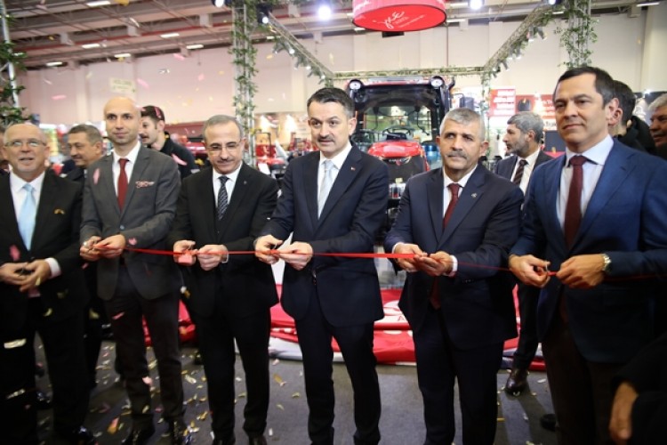 CASE IH’in Çok Amaçlı Yeni Traktör Serisi JXE Görücüye Çıktı