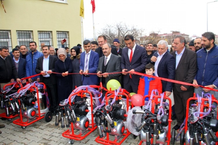 Üreticilere Yüzde 70 Hibeli Süt Sağım Makinesi Dağıtıldı