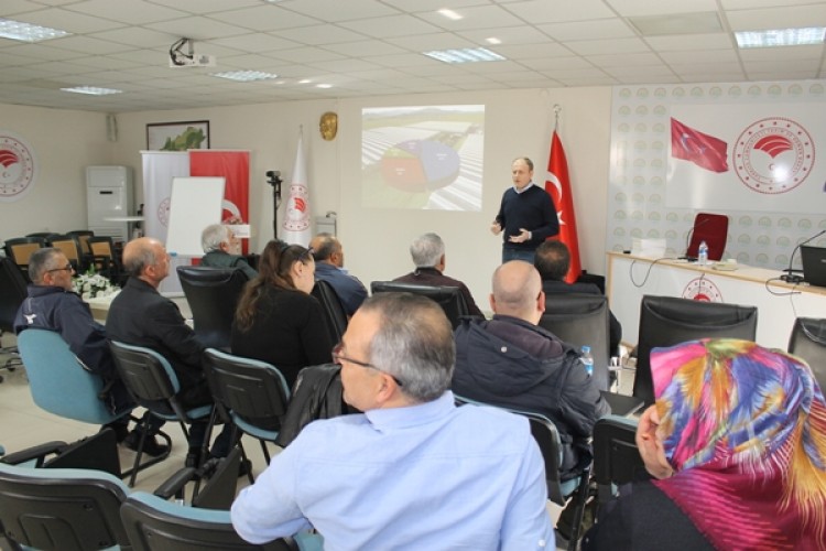 Uşak Tarım İl Müdürlüğünden Üreticilere “Seracılık” Kursu