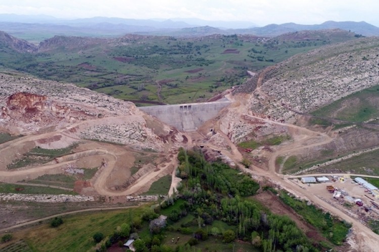 Bakan Pakdemirli: “Baraj Kapakları Kapatıldı, Su Tutma İşlemi Başlatıldı”
