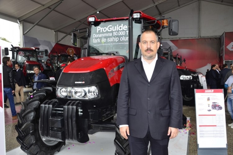 Case IH Türkiye’nin Otomatik Dümenleme Sistemine Sahip Traktörünü Sergiliyor