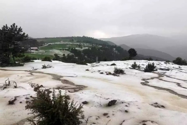 Çorum’da Etkili Olan Dolu Tarım Arazilerini Vurdu