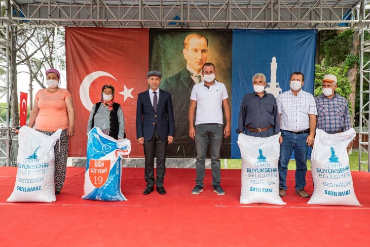 İzmir'de Hayvancılık Yapan Üreticilere Yem Desteği