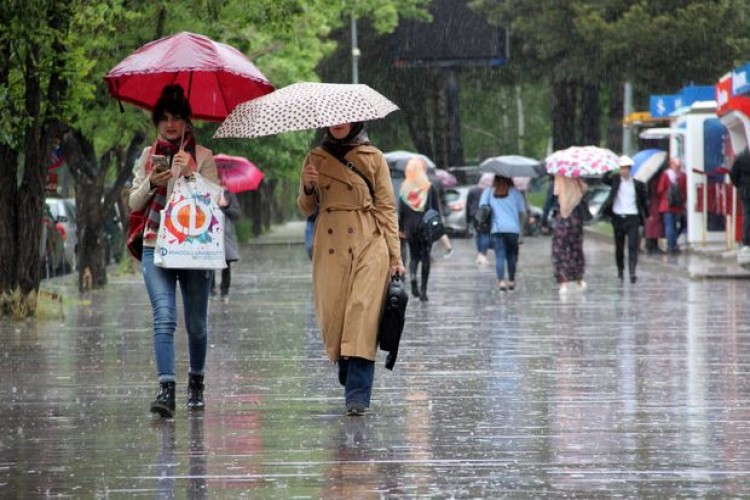 Meteoroloji 5 İli Uyardı! Kuvvetli Sağanak Vuracak…