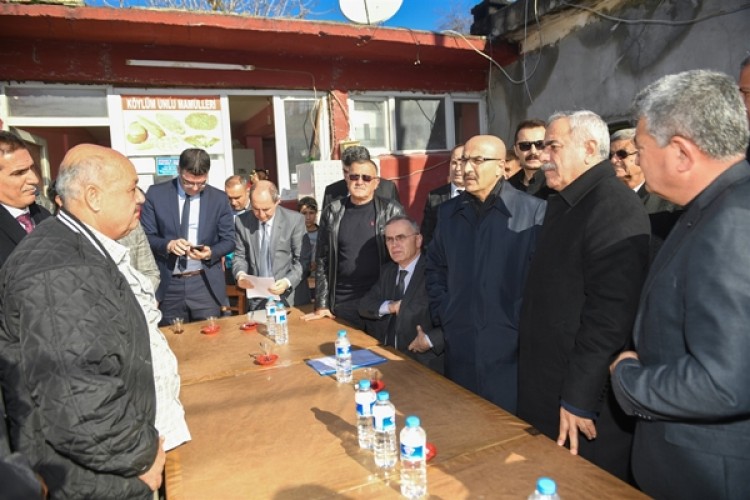 Bakan Yardımcısı Mehmet Hadi Tunç, Afetzedeleri Ziyaret Etti