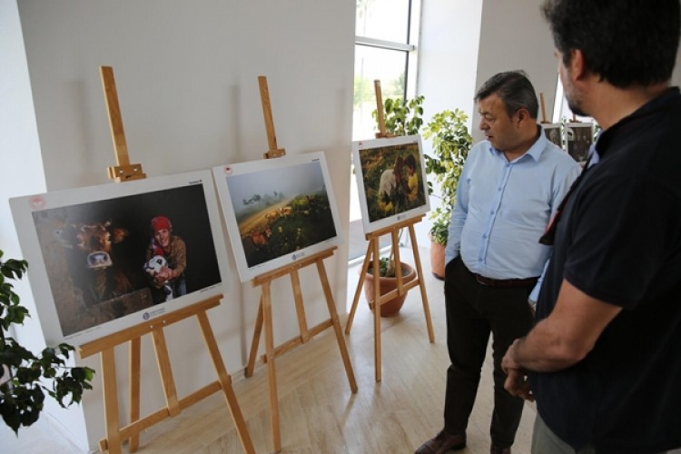 Antalya’da 10. Tarım Ve İnsan Fotoğraf Sergisi Açıldı